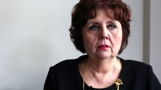 Ayşenur Arslan geri döndü