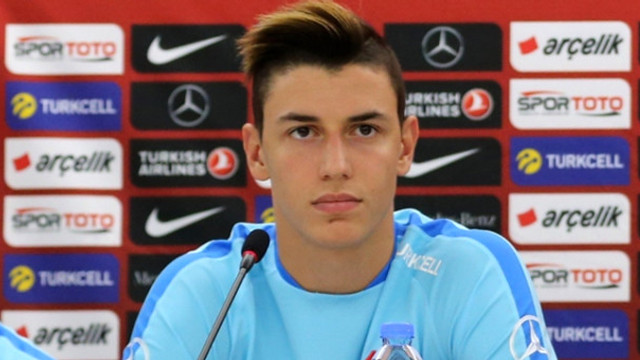 Chelsea Berke Özer'i gözüne kestirdi