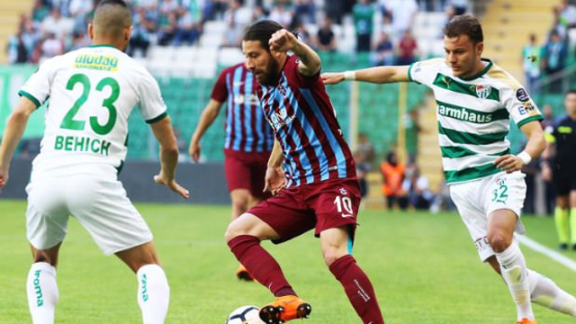 Trabzonspor işi ilk yarıda bitirdi !
