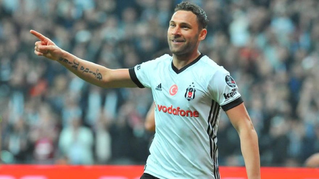 Dusko Tosic Çin'e transfer oldu !