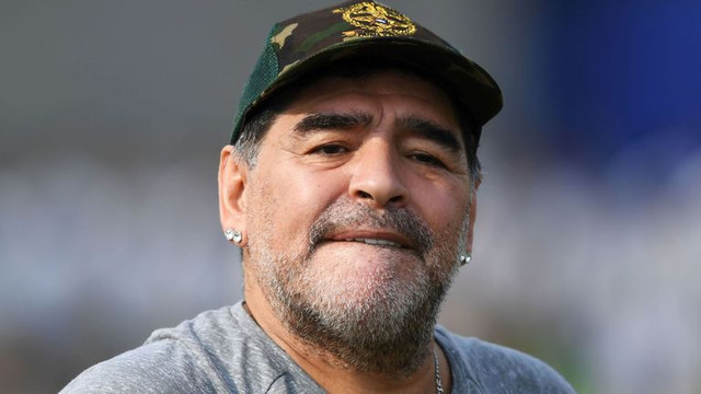 Futbolun efsanesi Maradona başkan oldu !