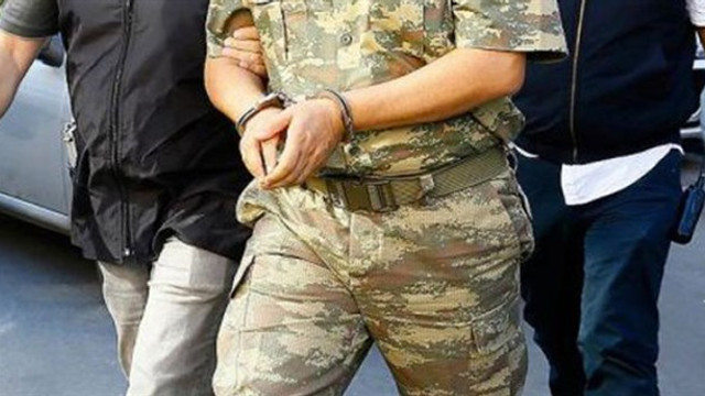 TSK'da çok büyük operasyon ! Aralarında Albay ve Yarbaylar da var...