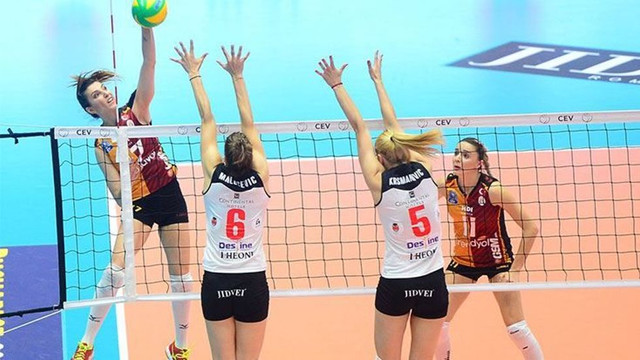 Galatasaray yarı finalde Avrupa'ya veda etti !