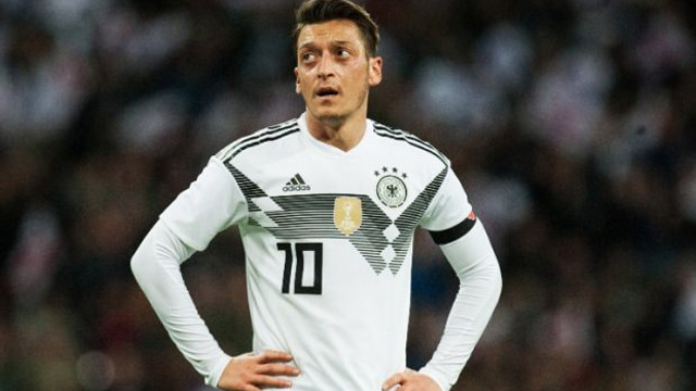 Alman Milli takımında Mesut Özil depremi !