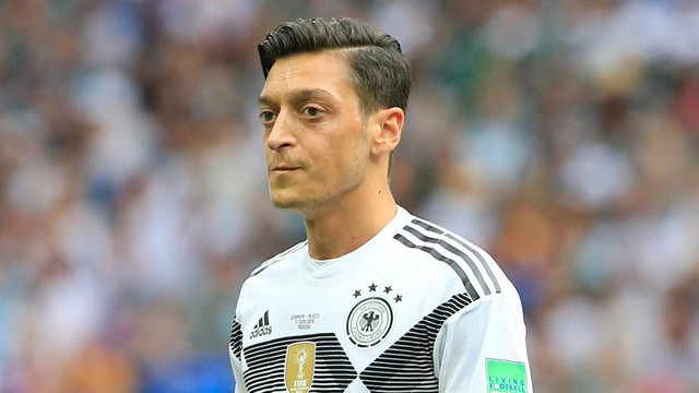 Mesut Özil Milli takımı bırakıyor !