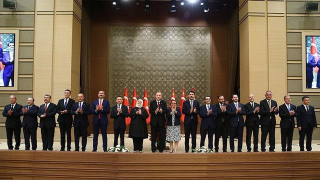Yeni bakanlar ne kadar maaş alacak ?