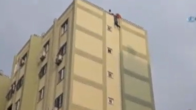 Kendini boşluğa bırakmıştı... Son anda yakaladılar