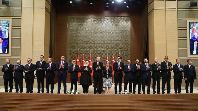 İşte yeni bakanların maaşları