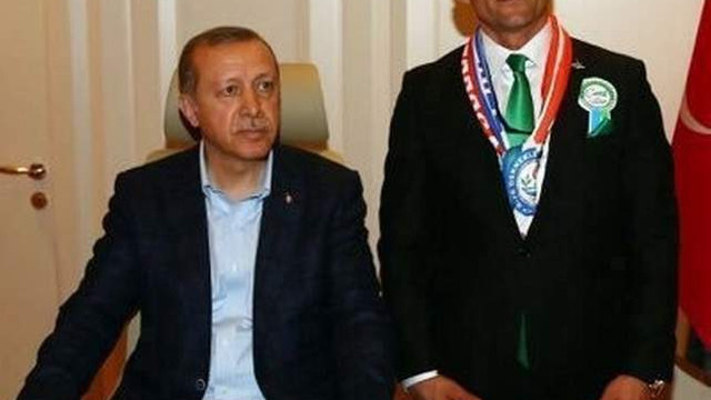 FETÖ'den gözaltına alınmıştı; Erdoğan ile fotoğrafı çktı