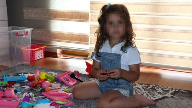 3 Yasindaki Cocugun Bogazinda Sargi Bezi Unutuldu Guncel