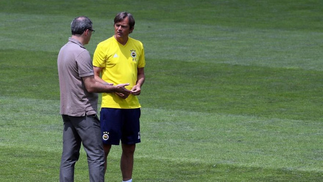 Phillio Cocu Kameni'nin biletini kesti !