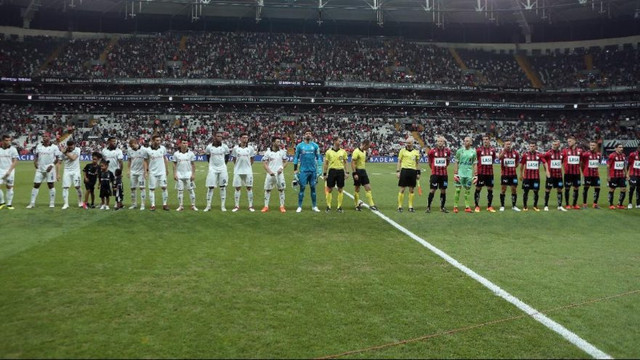 Vodafone Park'ın çimlerine Shakira etkisi !