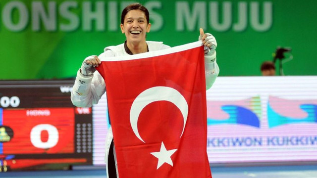 Dünya şampiyonu sporcumuz geri döndü !