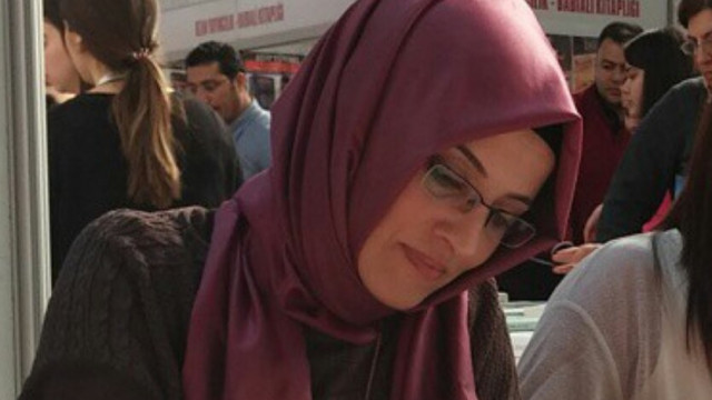 Muhafazakar yazar Nehir Erdem'in Deli Divane'si ortalığı karıştırdı