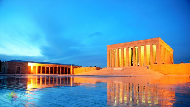 Anıtkabir'i ''türbe'', Atatürk'ü ziyaret edenleri de cemaat ilan etti
