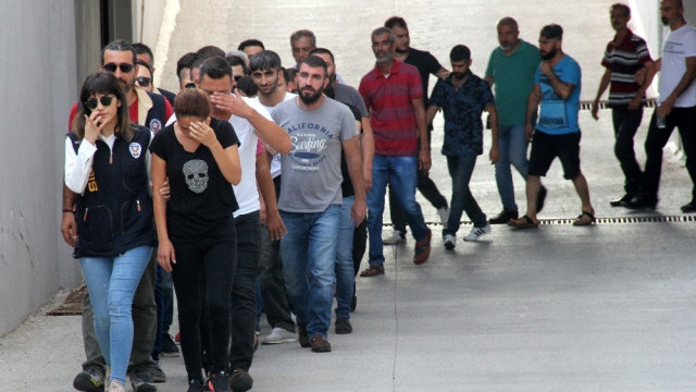 Çete lideri öğretmen çıktı ! Haftada 150 bin lira kazanmışlar