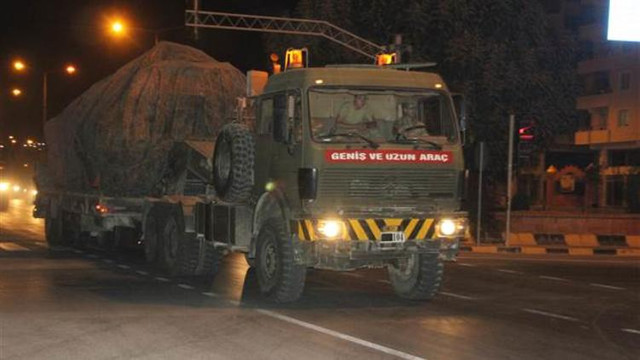 Sınırda hareketlilik... Suriye'ye tank ve obüs sevkiyatı !