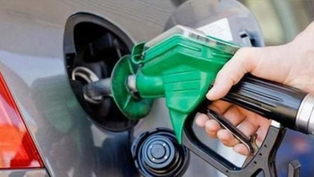 Benzin ve motorine son zamdan 48 saat geçmeden bir zam daha geliyor !