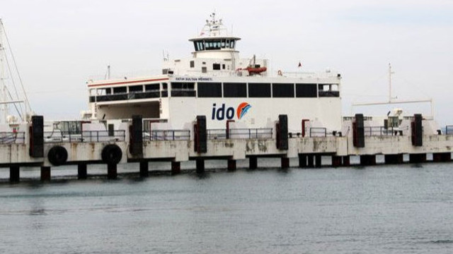 İstanbul'da şiddetli rüzgar ! Deniz seferleri iptal