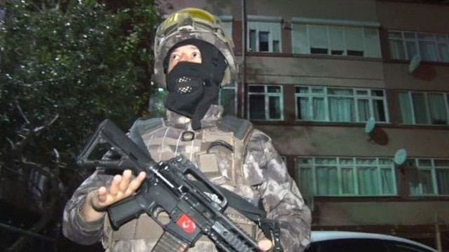 İstanbul'da dev operasyon ! Çete lideri eski polis çıktı