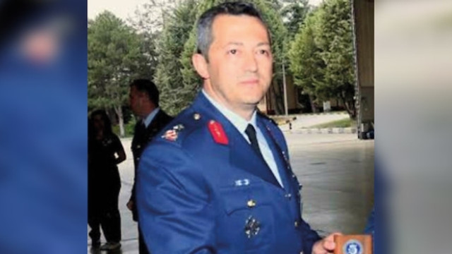 Hava Kuvvetleri'nde sürpriz ayrılık