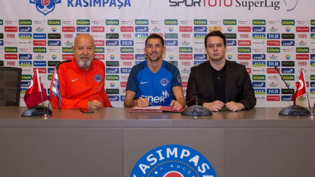 Kasımpaşa'da Loret Sadiku ile Olivier Veigneau'nun sözleşmeleri uzatıldı