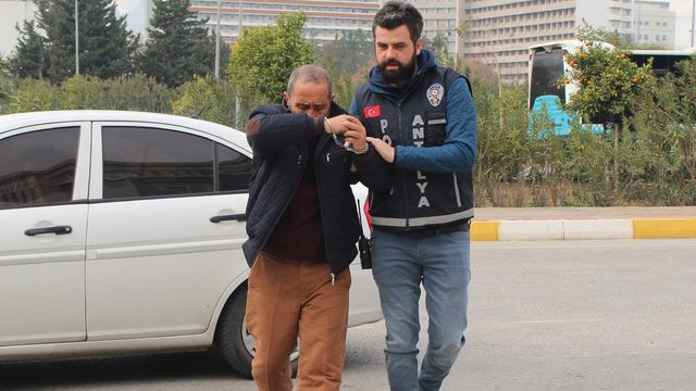 Halk otobüsünde ilaçlı çay ve bisküvi ile gasp