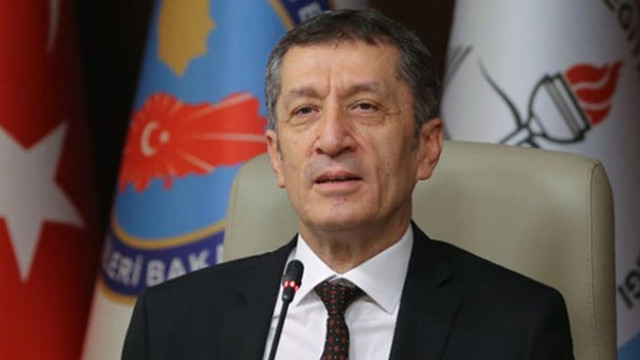 Milli Eğitim Bakanı: Ders sayısı yarı yarıya azalacak