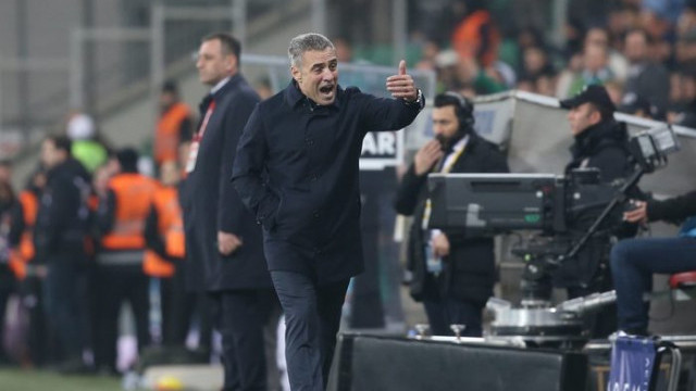 Ersun Yanal: VAR için çelişkili bilgiler var
