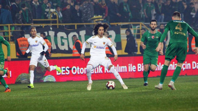 Kayserispor'un en genç oyuncusu Emre Demir