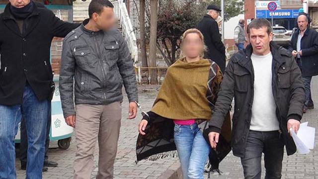 Birbirlerine kelepçeleyip götürdüler