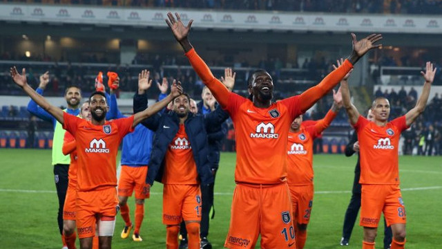 Fenerbahçe Adebayor transferi için bir teklif daha yaptı!