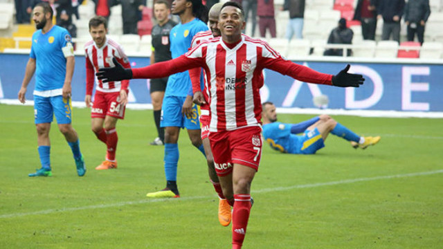 Robinho için Fenerbahçe ve Galatasaray devrede!