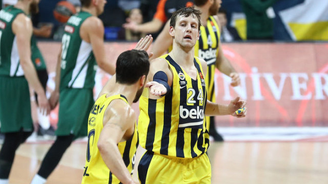 Fenerbahçe Beko'da Jan Vesely 5-6 hafta parkelerden uzak kalacak