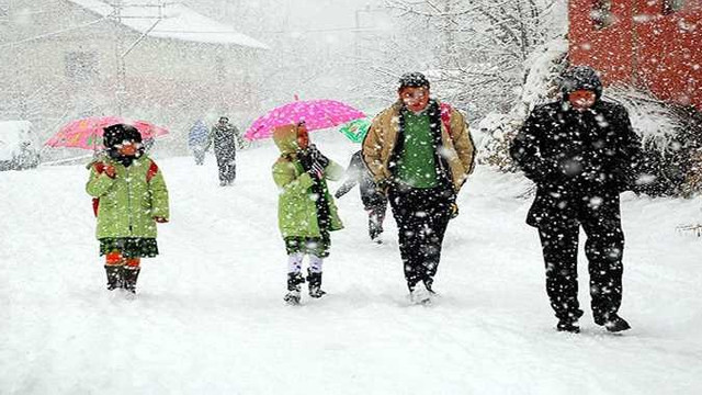 Eğitime kar engeli ! 24 ilde okullar tatil edildi