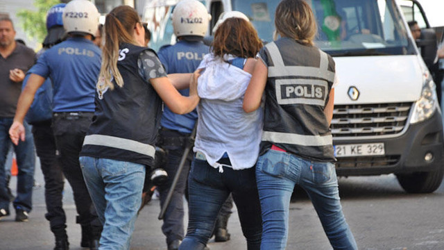 Diyarbakır HDP İl Binası önünde gerginlik: Gözaltılar var