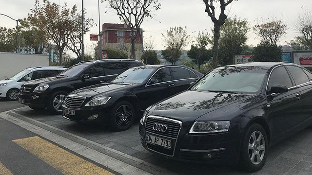 İBB'nin lüks araçları satışa çıkıyor