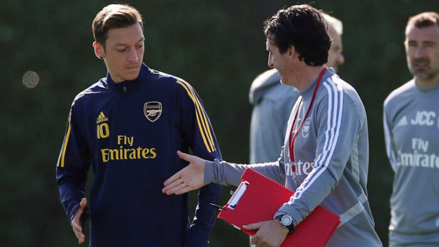 Unai Emery'den Mesut Özil'e yeşil ışık