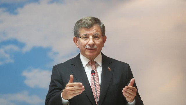 Davutoğlu'ndan AK Partililere rest: Yüreği olan karşımıza çıksın