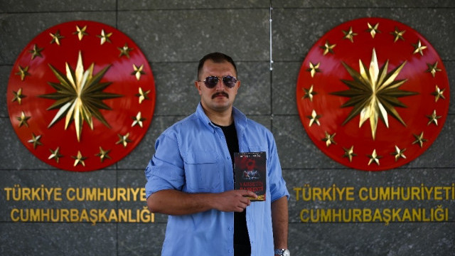 Erdoğan'ın koruması cinayet romanı yazdı