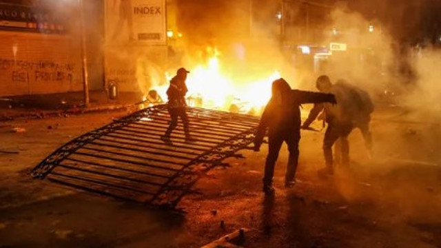 Şili'de asker sokağa indi ! Zam protestoları şiddetlendi