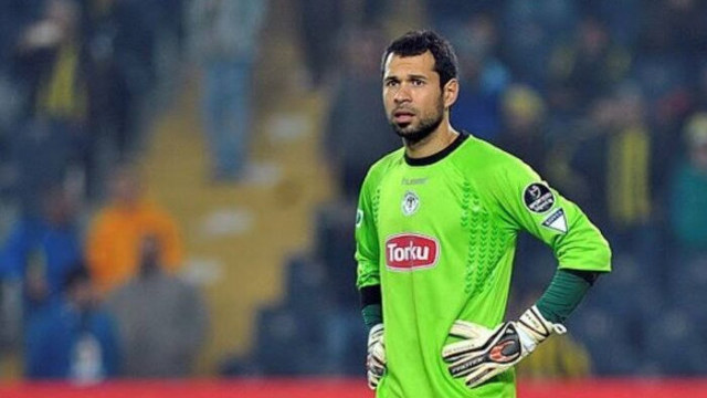 Serkan Kırıntılı gördüğü kırmızı kartla dünya futbol tarihine geçti