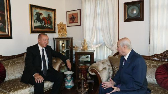 Erdoğan'ın Bahçeli ziyaretinde ''kaftan'' detayı