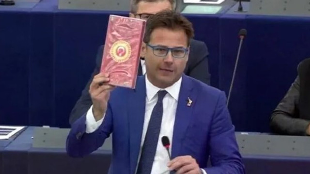 Avrupa Parlamentosu'ndaki hadsiz vekile ceza !