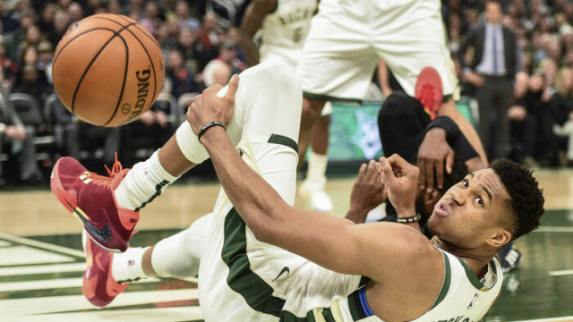 Milwaukee Bucks 129 - 112 Cleveland Cavaliers