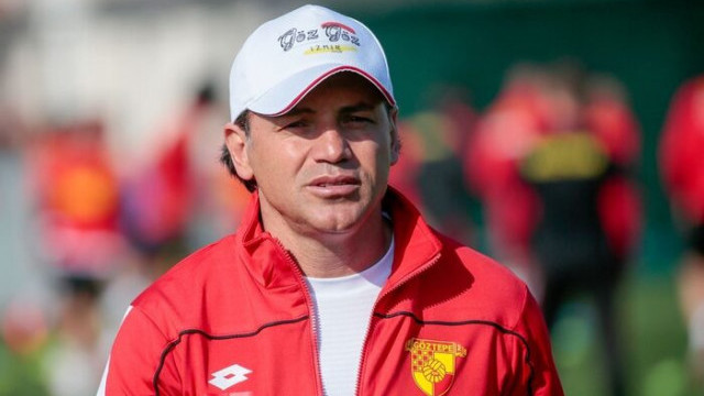 Göztepe'de Tamer Tuna ile yollar ayrıldı