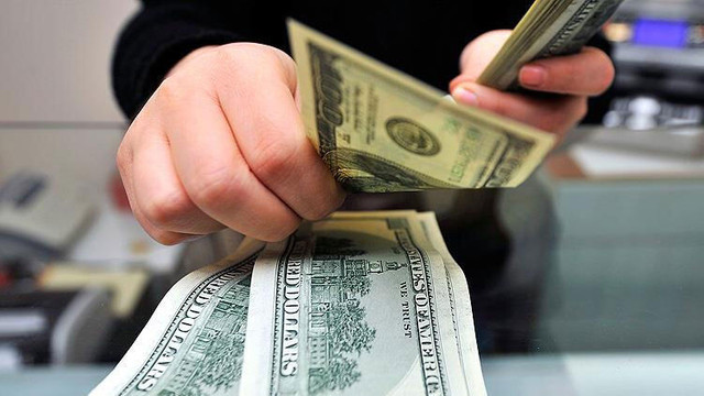 1 milyon dolarlık banknotla hesap açtırmak istedi