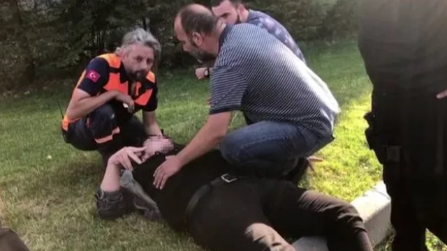 Kavgada dayak yiyen oğlunu gören baba çılgına döndü