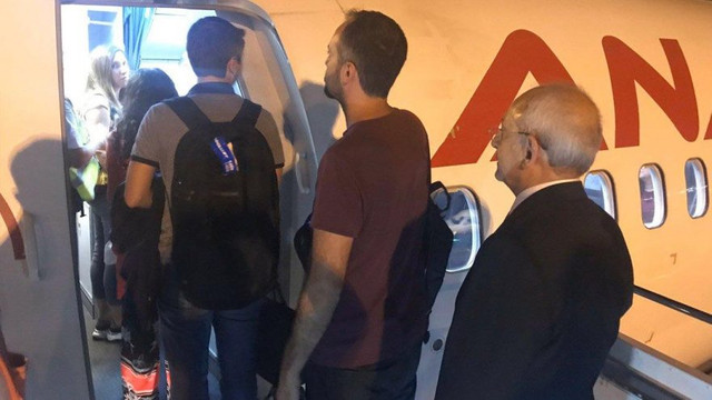 Kılıçdaroğlu vatandaşlarla sıra bekledi, sosyal medya yıkıldı !