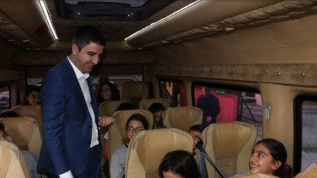 Kartallı çocuklardan Başkan Gökhan Yüksel’e sevgi seli
